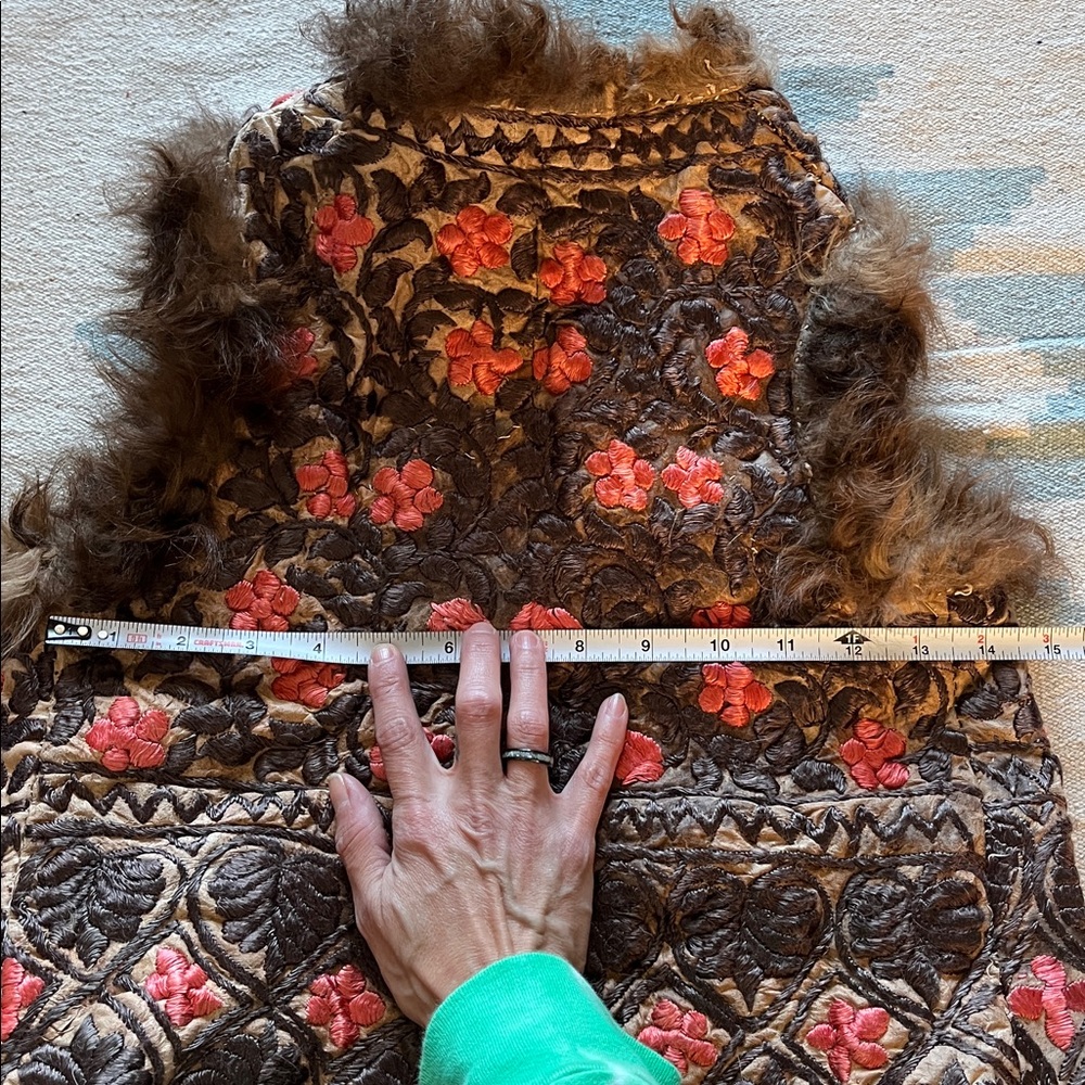 Vintage Shearling Embroidered Sheepskin Leather Vest Afghan Floral Handmade Rare - Picture 15 of 15